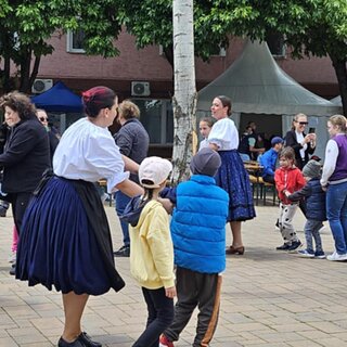 4f0469f7-0782-44c0-8911-d2e9d0f5a029