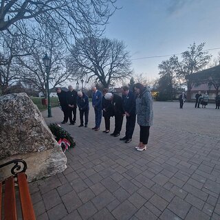 821ba5ef-9f45-4ef6-a084-a6241d39271a