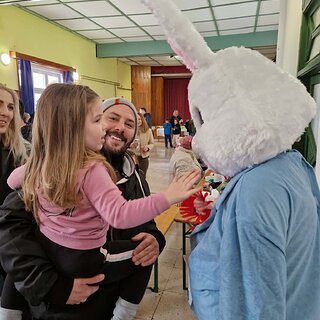 ff08d98f-bbf3-453b-a896-5a0c9d2d3518